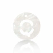 Shell pendants specials letter Q White (natural colour)