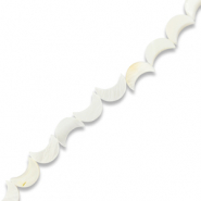 Shell beads moon Off white