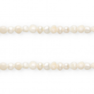 Imperfect freshwater pearls nugget round 7-8mm Natural White