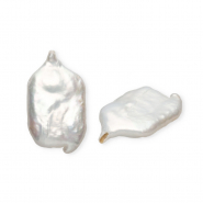 Imperfect freshwater pearls rectangle Natural White