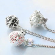 Inspirational Sets Necklaces with metal pendants