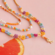 Inspirational Sets This way you create summer necklaces with glass seed beads