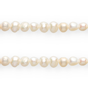 TQ Freshwater pearls nugget oval 6-7mm Natural White