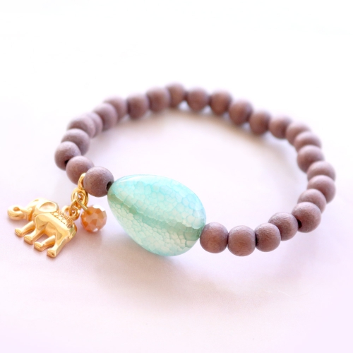 Unique jewellery with beautiful oval agate semi-precious stones