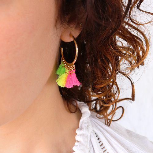 Cheerful anklets, bracelets and sunglasses cords with tassels!