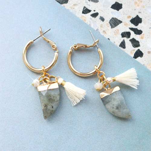 Learn how to make jewellery with natural stone pendants