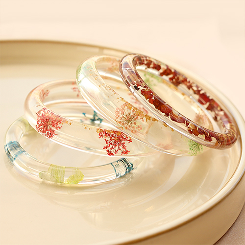 Dried flower bracelets with matching hair clips