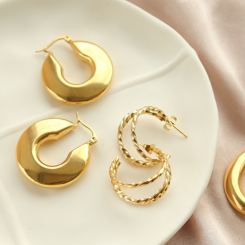 This is how to combine ready-made stainless steel earrings