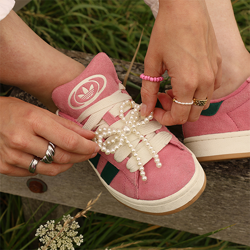 Create unique looks with our versatile pearl bows