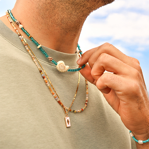 From beach vibes to statement designs &ndash; put together your collection