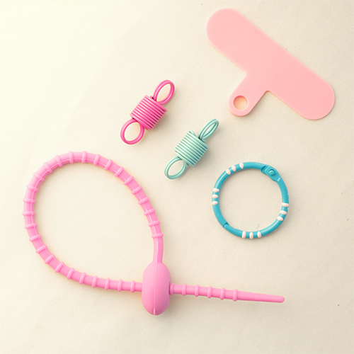 Mix findings for keychains & phone cords 