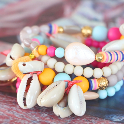 Create summer jewellery with our joyfull coloured acrylic beads