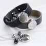 Magical jewellery with basic cabochons and Cuoio bracelets