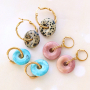 See here how to make beautiful earrings and bracelets with natural stone disc charms