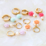 DIY: Making jewellery with rose beads 