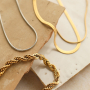 Combine stainless steel necklaces and bracelets