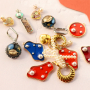 Mix & match with statement pendants: create something unique