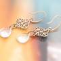 With Rivoli crystals and our beautiful drop shaped charms you can make fantastic earrings with a classical look!