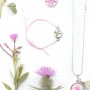 Cabochons with dried flowers brighten up your piece of jewellery and you as well!