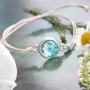 Cabochons with dried flowers brighten up your piece of jewellery and you as well!