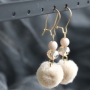 Create a &ldquo;wow&rdquo; effect with these sparkling earrings with faceted beads, pompoms and golden DQ metal findings.