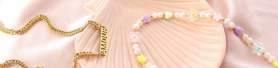 Acrylic look beads