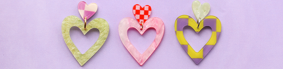 Resin pendants and stainless steel charms in heart shape