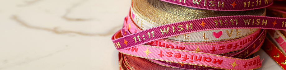 Ribbon text Ribbon text